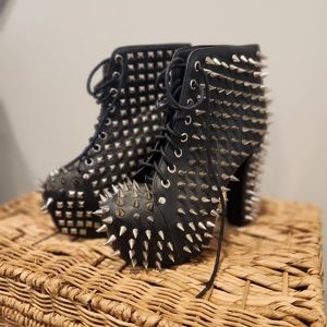 Spiked Lita